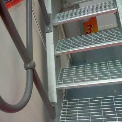 電廠鋼格板平臺(tái)設(shè)計(jì)要求「泰江鋼格板」